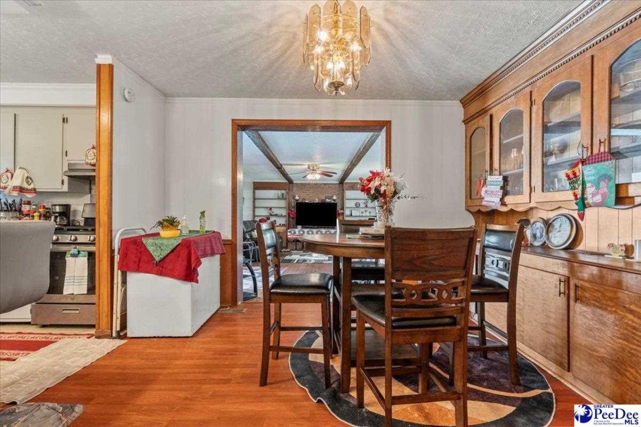 314 Hopkins St Photo 7