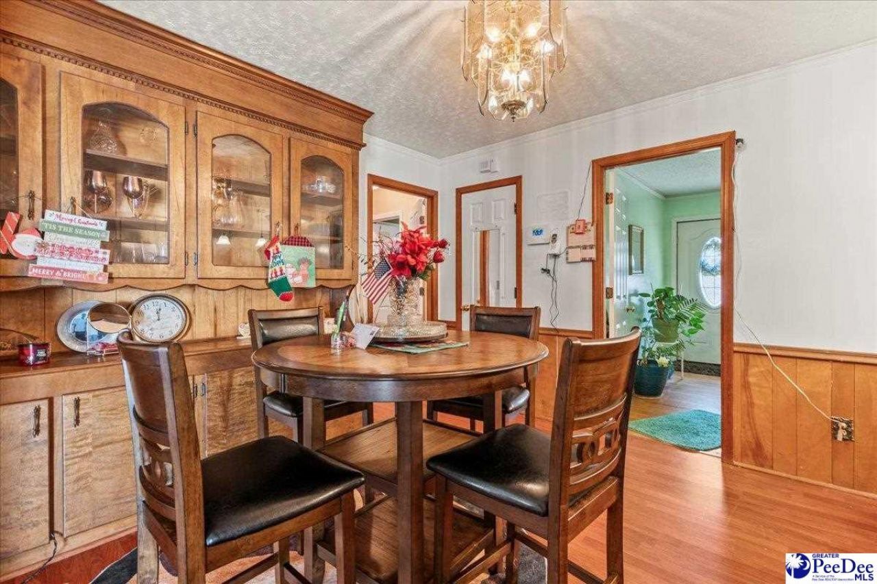 314 Hopkins St Photo 8