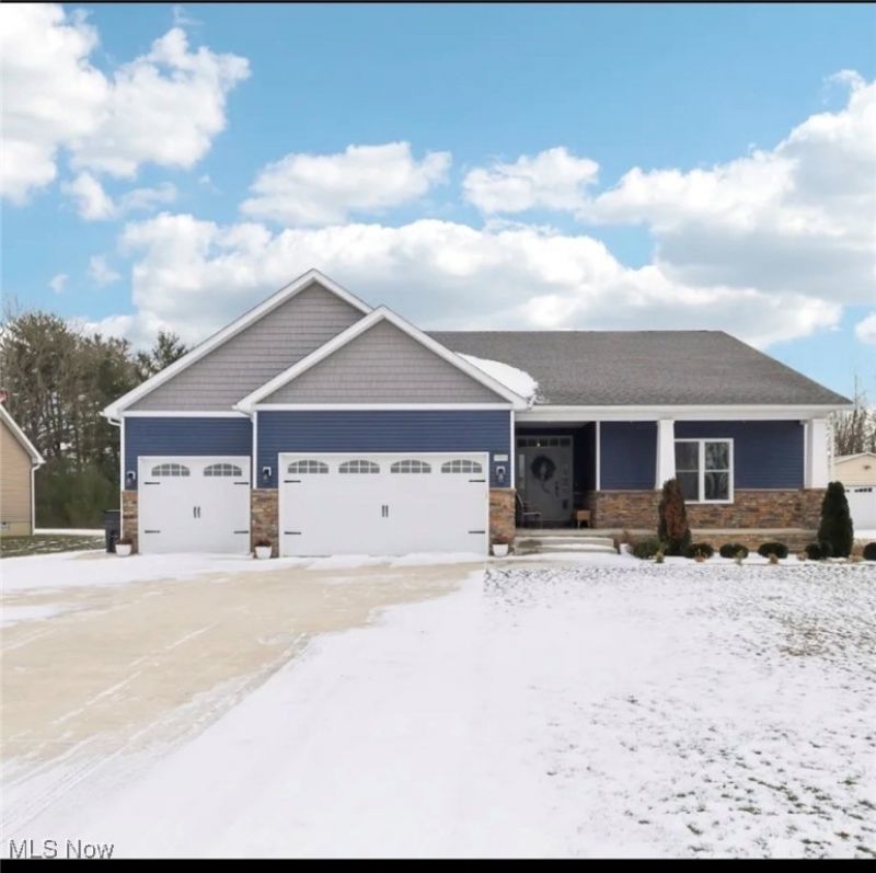 10801 Jackson Meadows Avenue, North Jackson, OH 44451