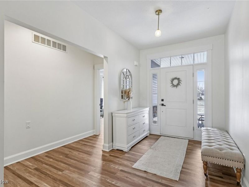 10801 Jackson Meadows Avenue, North Jackson, OH 44451 Photo 2