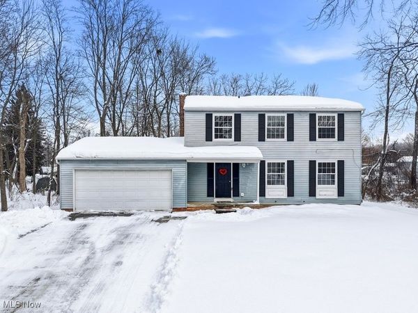 8800 Lawton Drive, Macedonia, OH 44056