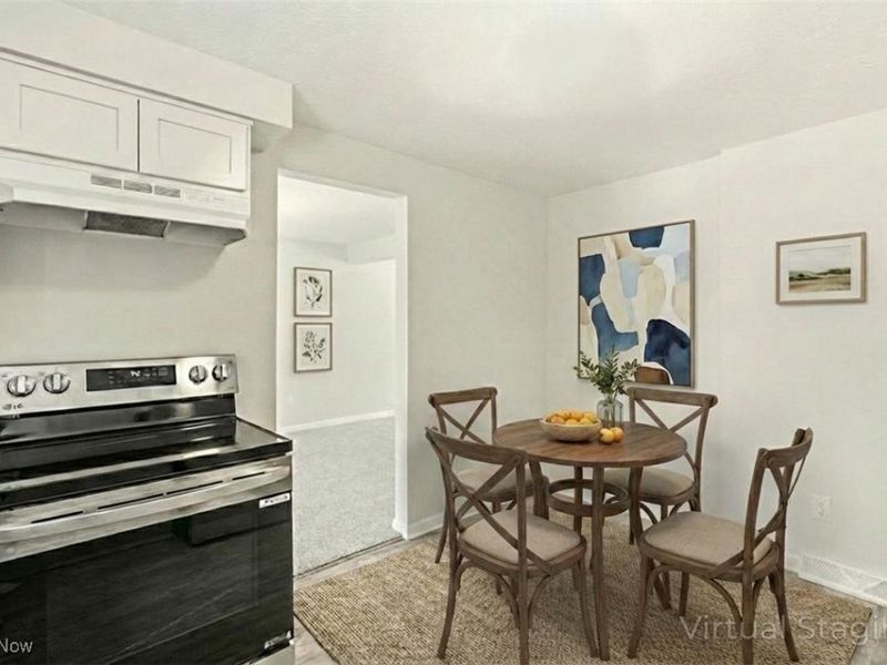 8800 Lawton Drive, Macedonia, OH 44056 Photo 10