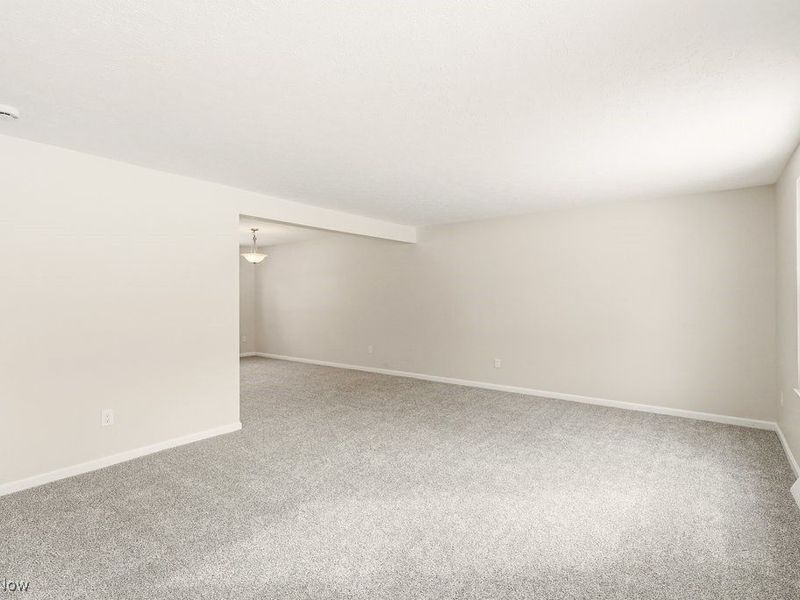 8800 Lawton Drive, Macedonia, OH 44056 Photo 4