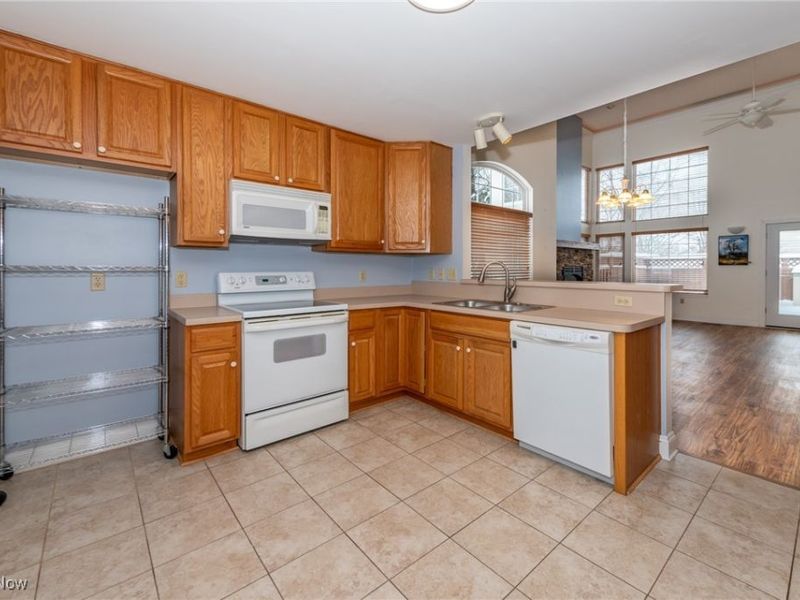 89 Furnace Run Drive, Akron, OH 44307 Photo 7