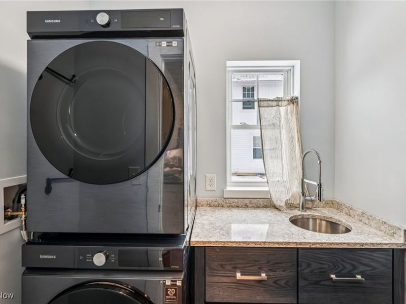 2074 W 33rd Street, Cleveland, OH 44113 Photo 13