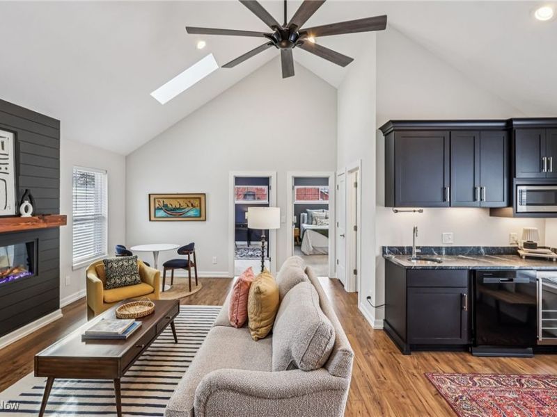 2074 W 33rd Street, Cleveland, OH 44113 Photo 17