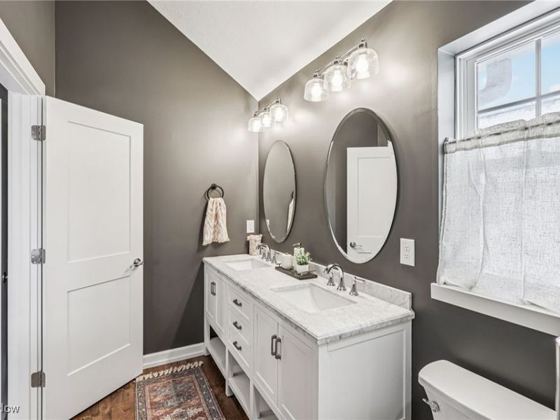 2074 W 33rd Street, Cleveland, OH 44113 Photo 24