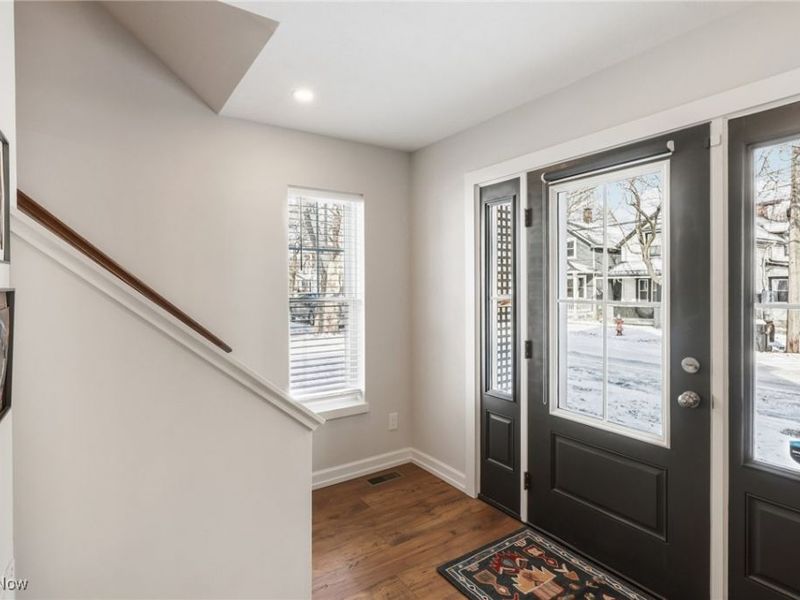 2074 W 33rd Street, Cleveland, OH 44113 Photo 3