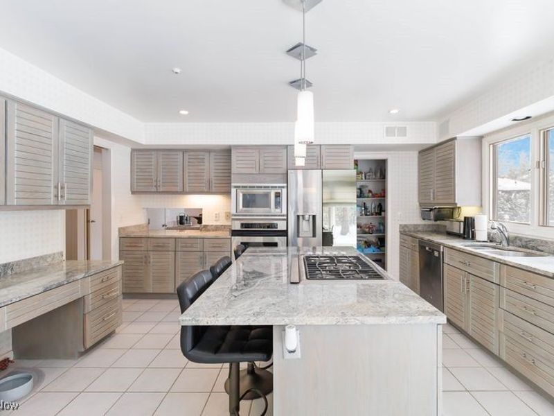 26300 Bernwood Road, Beachwood, OH 44122 Photo 11