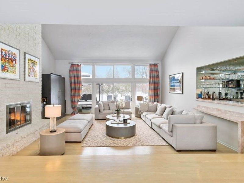 26300 Bernwood Road, Beachwood, OH 44122 Photo 2