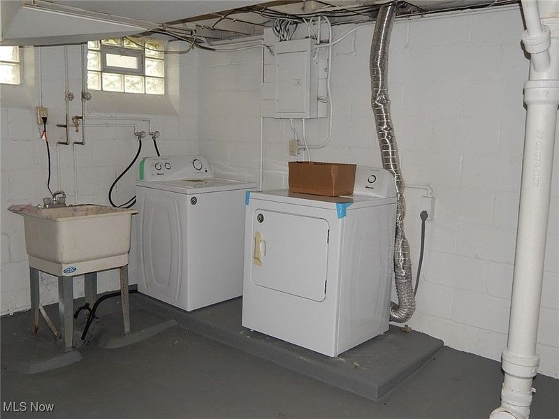 4768 Burleigh Road, Cleveland, OH 44125 Photo 10