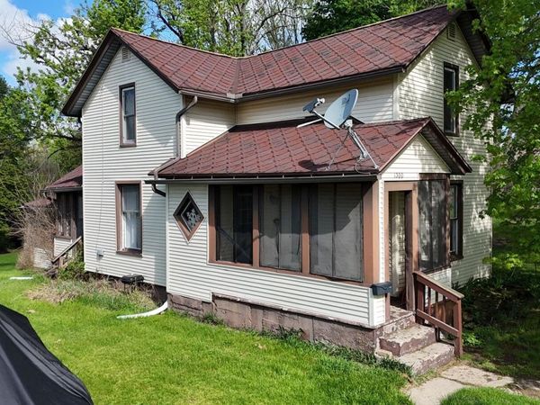 1300 N Waterloo Avenue, Jackson, MI 49202