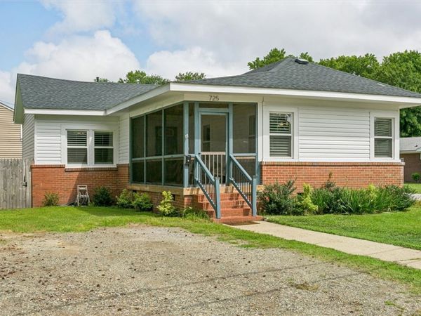 725 Old Buckroe Road, Hampton, VA 23663