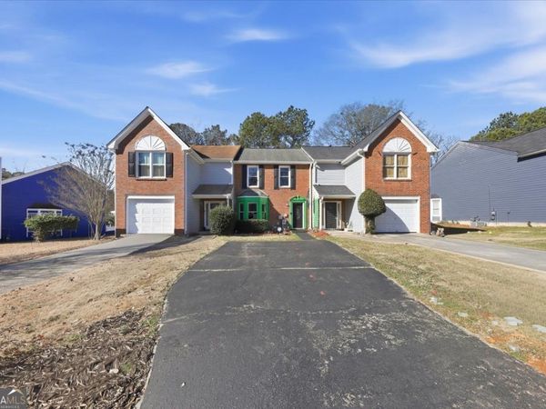 8053 WOODLAKE Drive, Riverdale, GA 30274