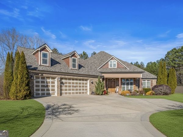 215 Berry Hill Lane, Tyrone, GA 30290