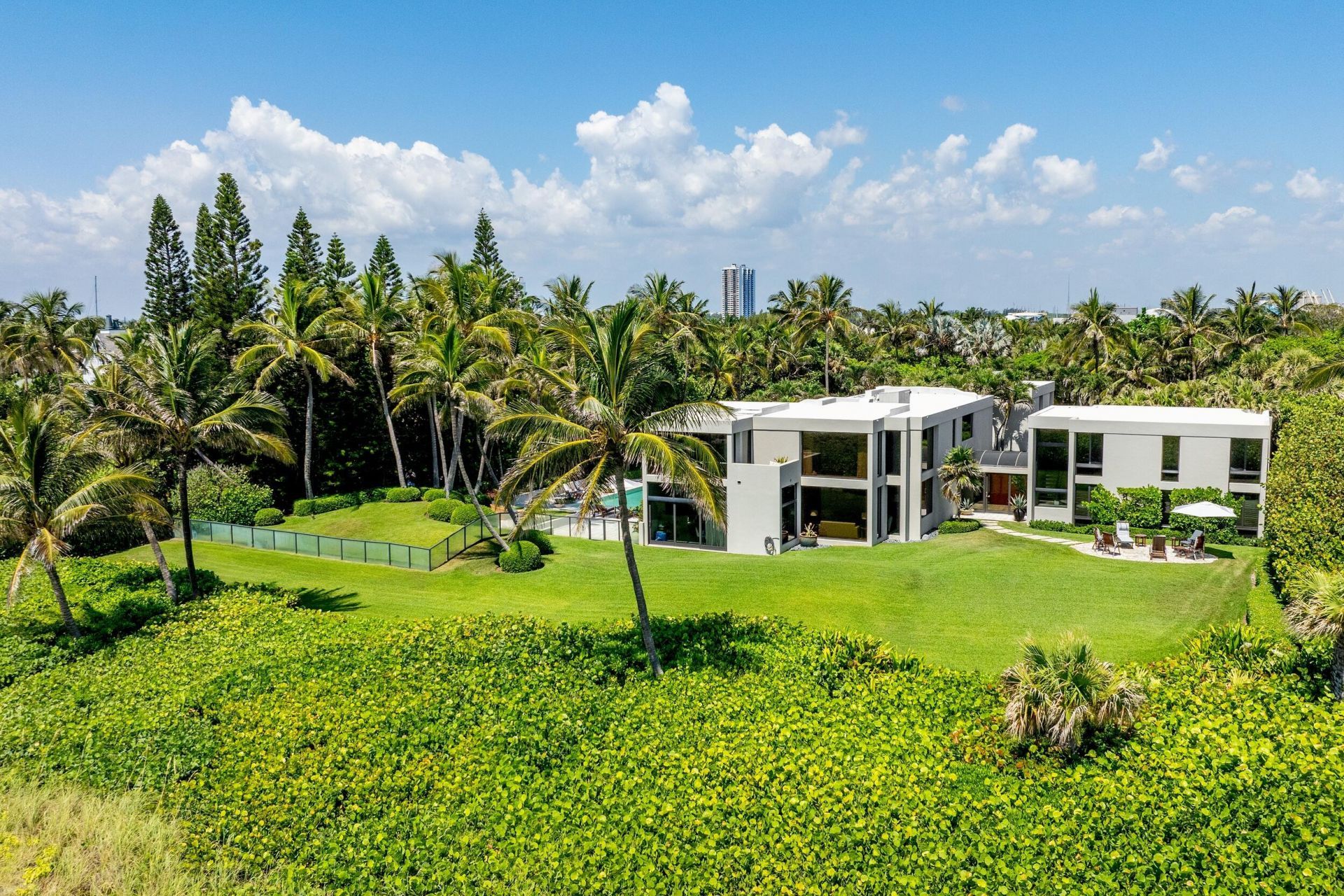 1446 N Ocean Boulevard, Palm Beach, FL 33480 Photo