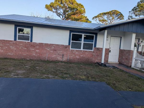 2736 Seneca Avenue, Fort Pierce, FL 34945