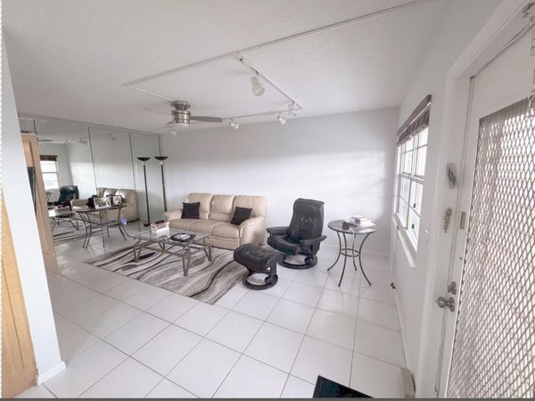 4063 Yarmouth D, Boca Raton, FL 33434