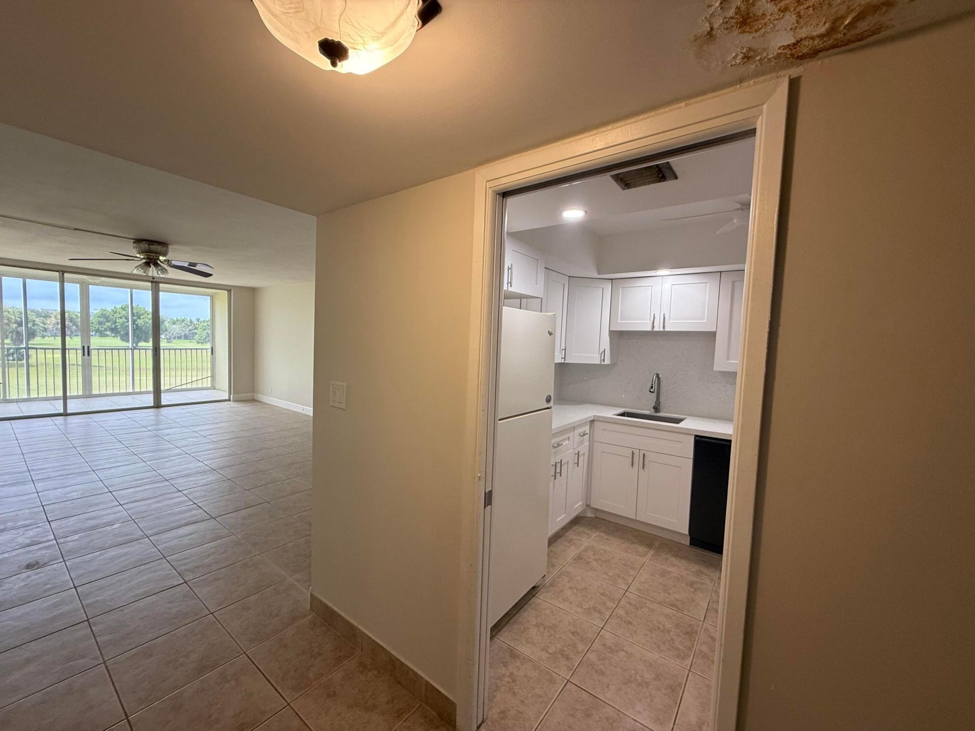2601 S Course Drive, Unit 311, Pompano Beach, FL 33069 Photo