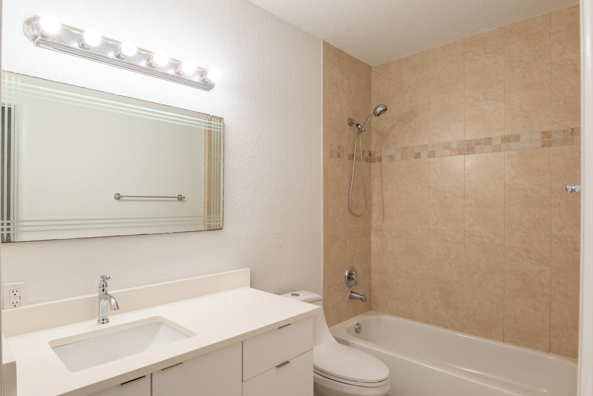 1650 Presidential Way, Unit 306, West Palm Beach, FL 33401 Photo