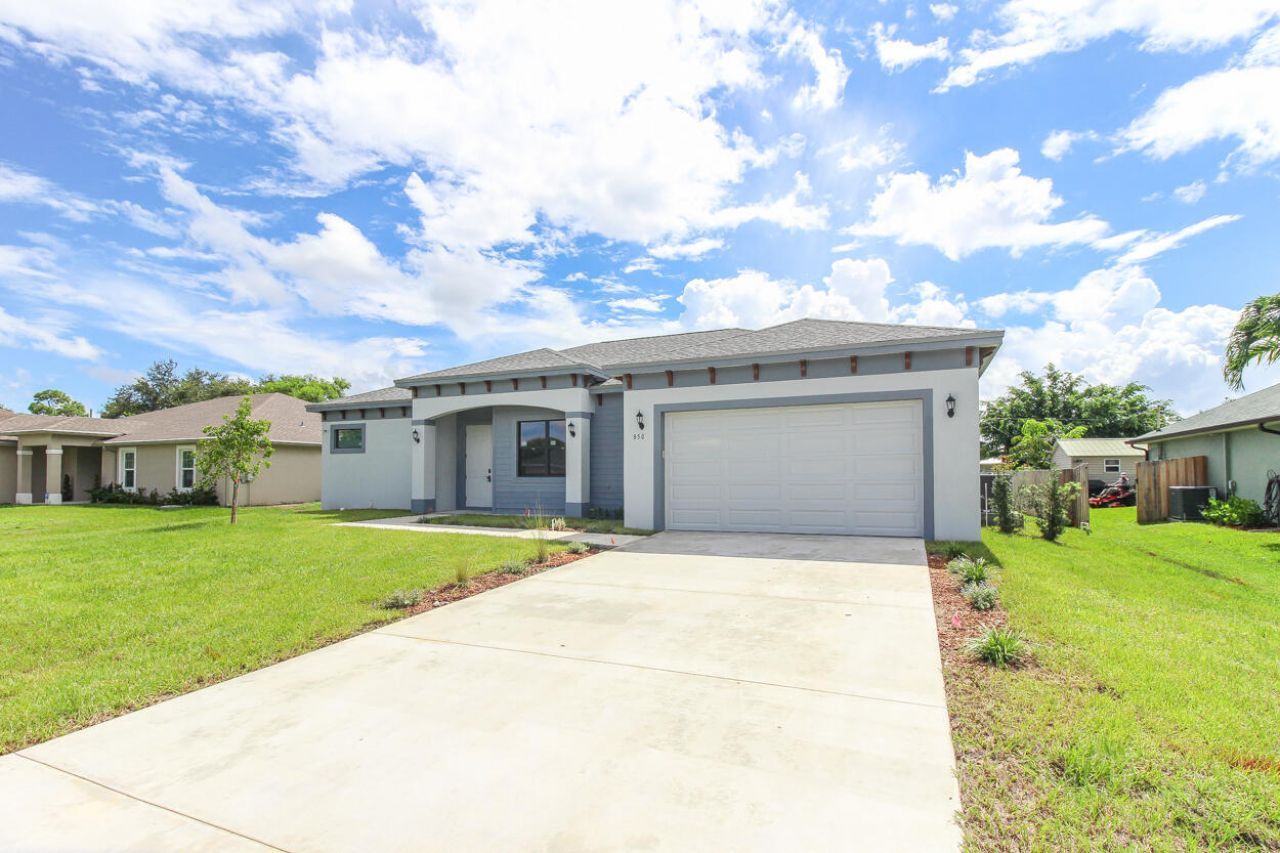 850 SW Abingdon Avenue, Port Saint Lucie, FL 34953 Photo