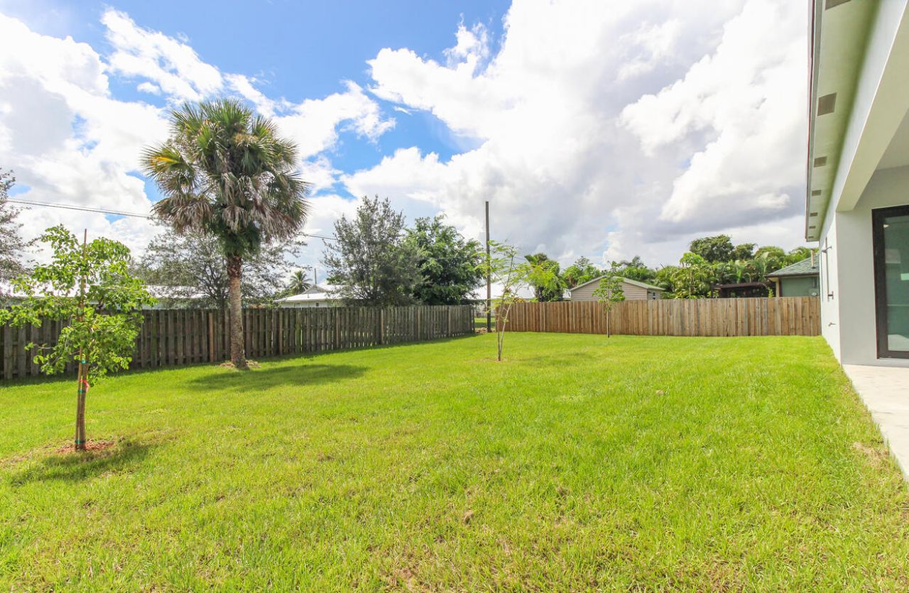 850 SW Abingdon Avenue, Port Saint Lucie, FL 34953 Photo
