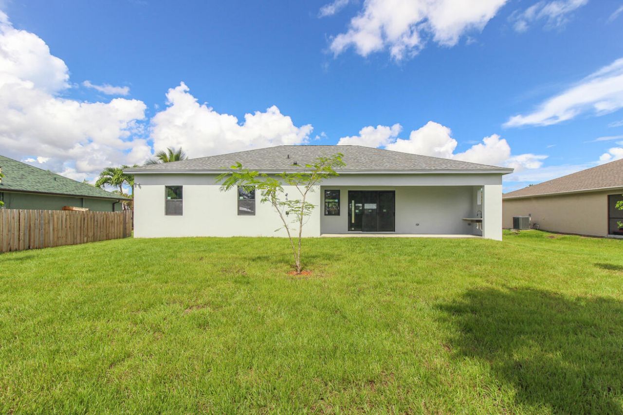 850 SW Abingdon Avenue, Port Saint Lucie, FL 34953 Photo