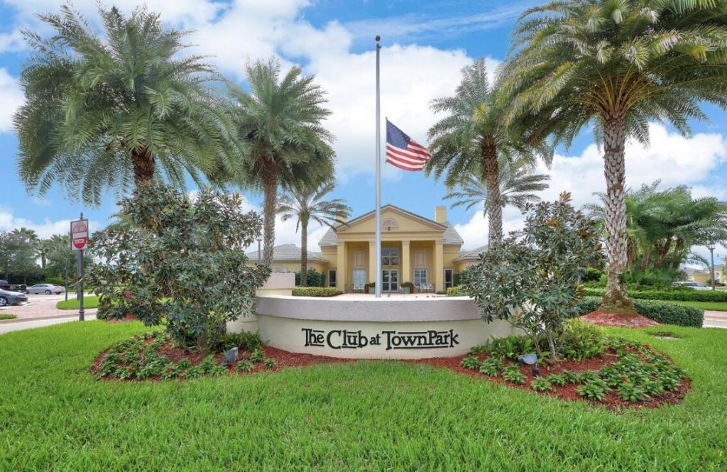 12190 SW Bennington Circle, Port Saint Lucie, FL 34987 Photo