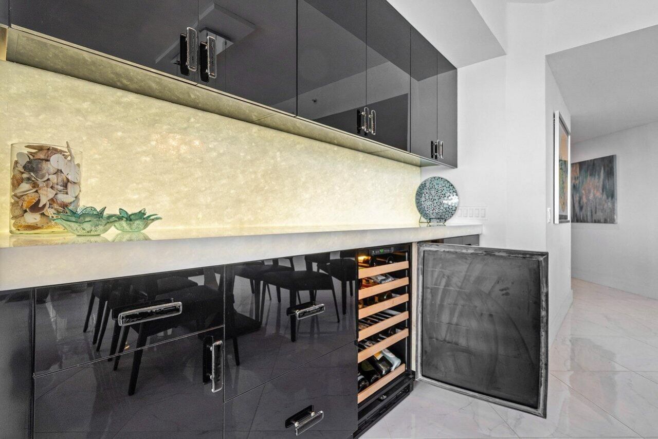 2640 Lake Shore Drive, Unit 2307, Riviera Beach, FL 33404 Photo