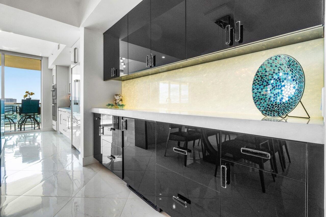 2640 Lake Shore Drive, Unit 2307, Riviera Beach, FL 33404 Photo