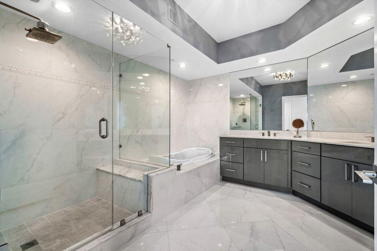 2640 Lake Shore Drive, Unit 2307, Riviera Beach, FL 33404 Photo