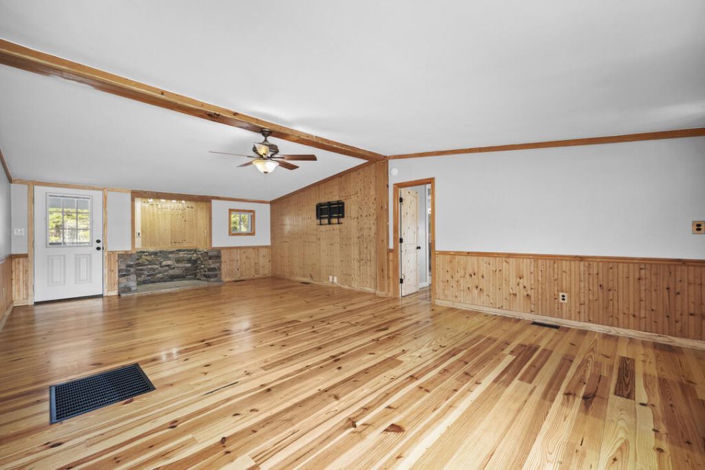 2332 Cooper Store Road Photo 4