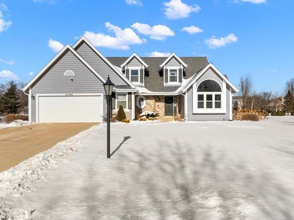 N53W15786 Creekwood CROSSING, Menomonee Falls, WI 53051