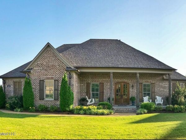 4183 Robinson Crossing, Olive Branch, MS 38654