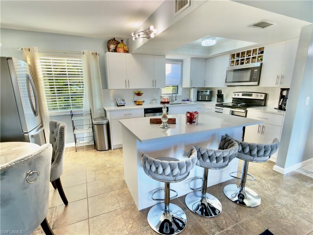 1104 SE 8th St, Unit 5, Cape Coral, FL 33990 Photo