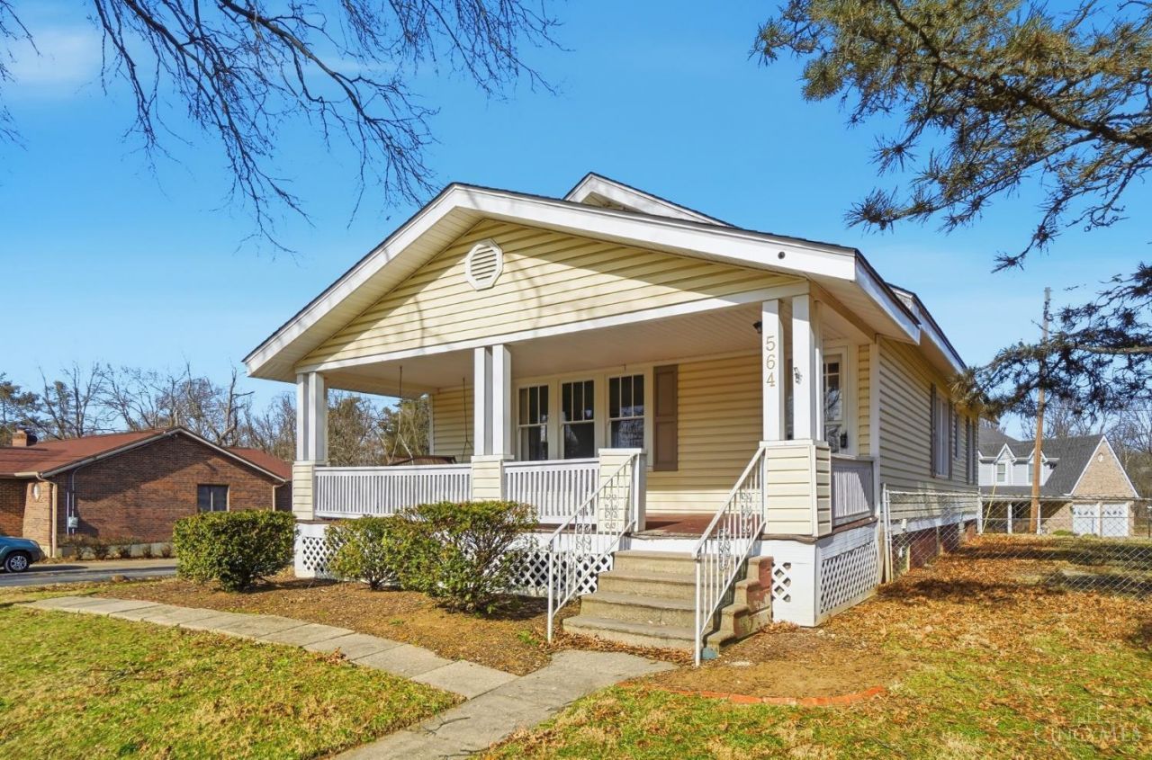 564 Cloverdale Avenue, Springdale, OH 45246 Main Photo