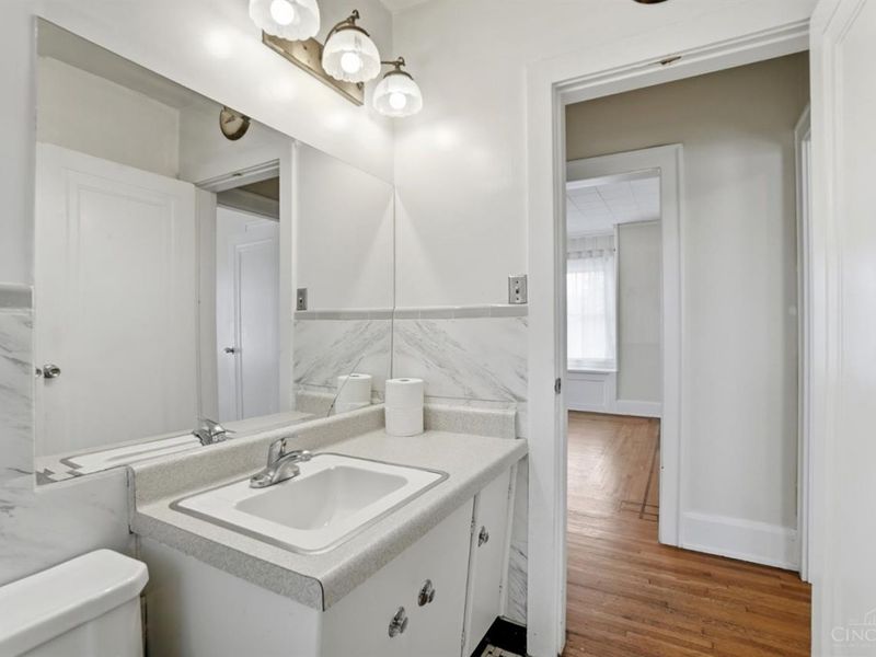 564 Cloverdale Avenue, Springdale, OH 45246 Photo 14