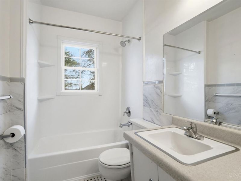 564 Cloverdale Avenue, Springdale, OH 45246 Photo 15