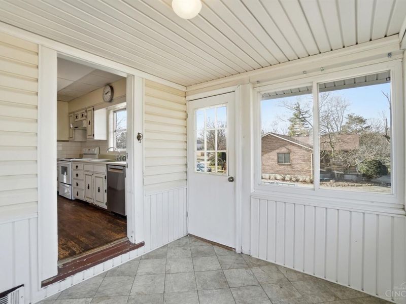 564 Cloverdale Avenue, Springdale, OH 45246 Photo 16