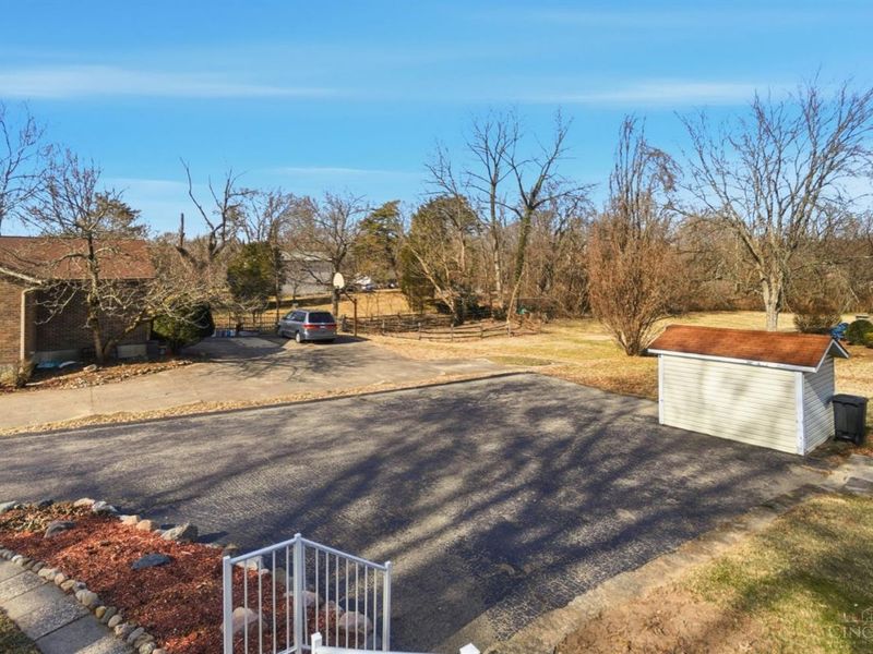 564 Cloverdale Avenue, Springdale, OH 45246 Photo 19