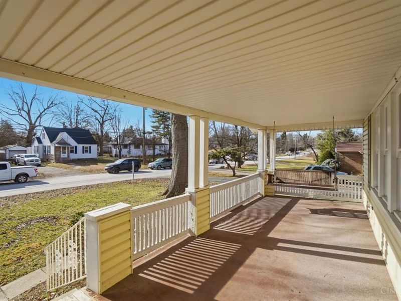 564 Cloverdale Avenue, Springdale, OH 45246 Photo 2