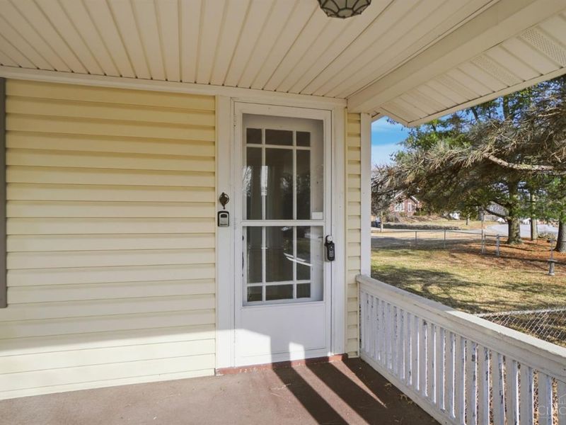 564 Cloverdale Avenue, Springdale, OH 45246 Photo 3