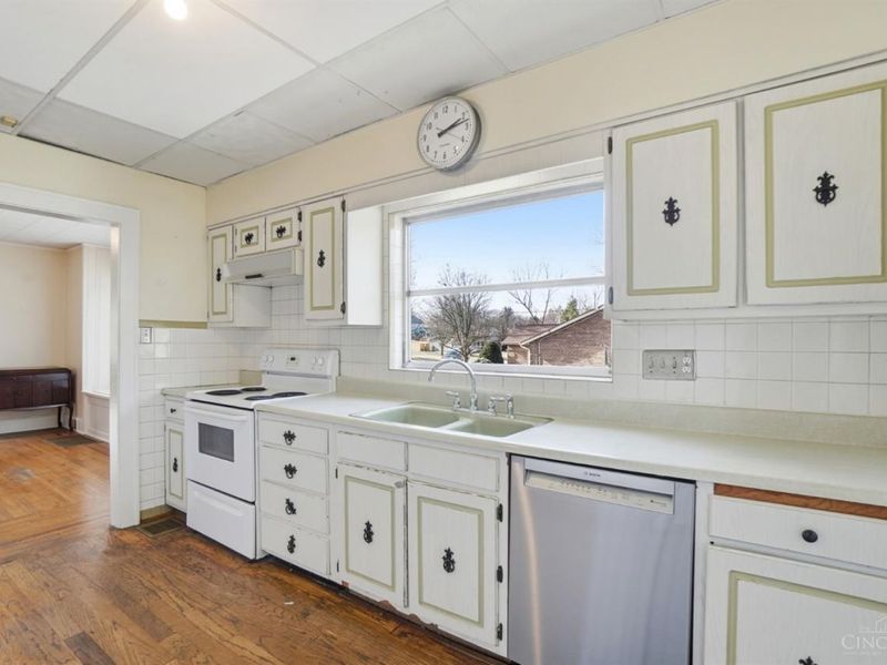 564 Cloverdale Avenue, Springdale, OH 45246 Photo 9