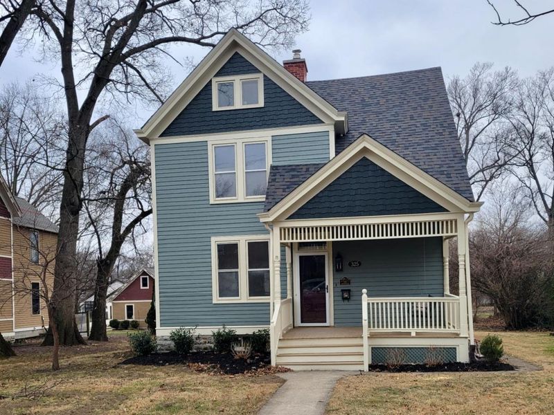 325 E Sharon Road, Glendale, OH 45246 Photo 1