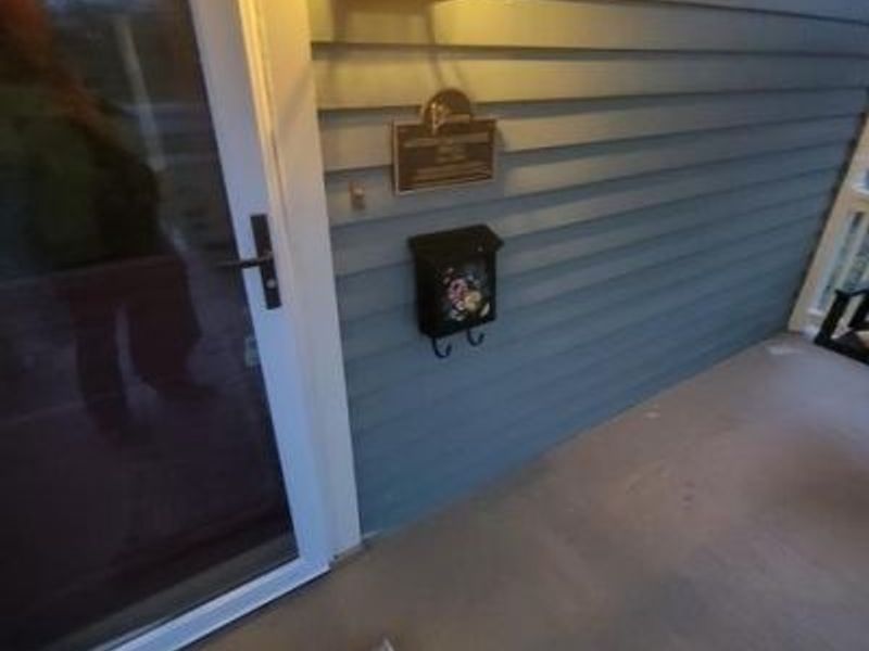 325 E Sharon Road, Glendale, OH 45246 Photo 2