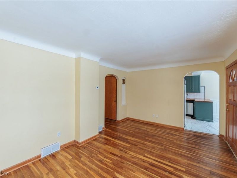 17001 Laverne Avenue, Cleveland, OH 44135 Photo 2