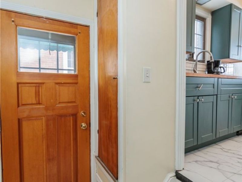 17001 Laverne Avenue, Cleveland, OH 44135 Photo 28