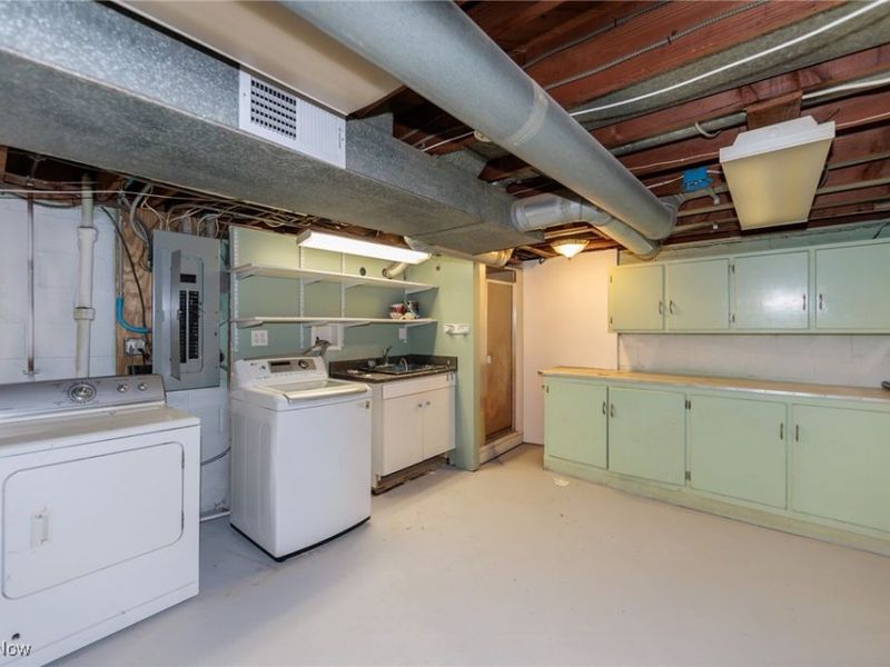 17001 Laverne Avenue, Cleveland, OH 44135 Photo 33