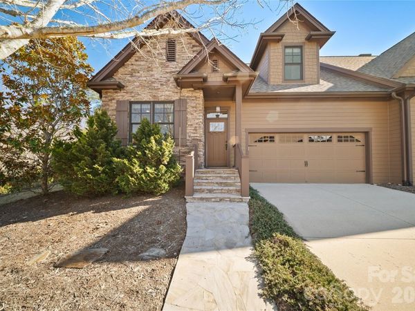 2 Meadow Vista Court, Asheville, NC 28803