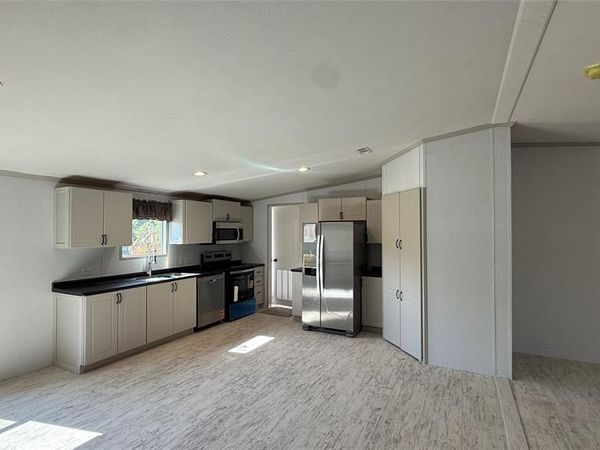 244 Overland Trail, Runaway Bay, TX 76426